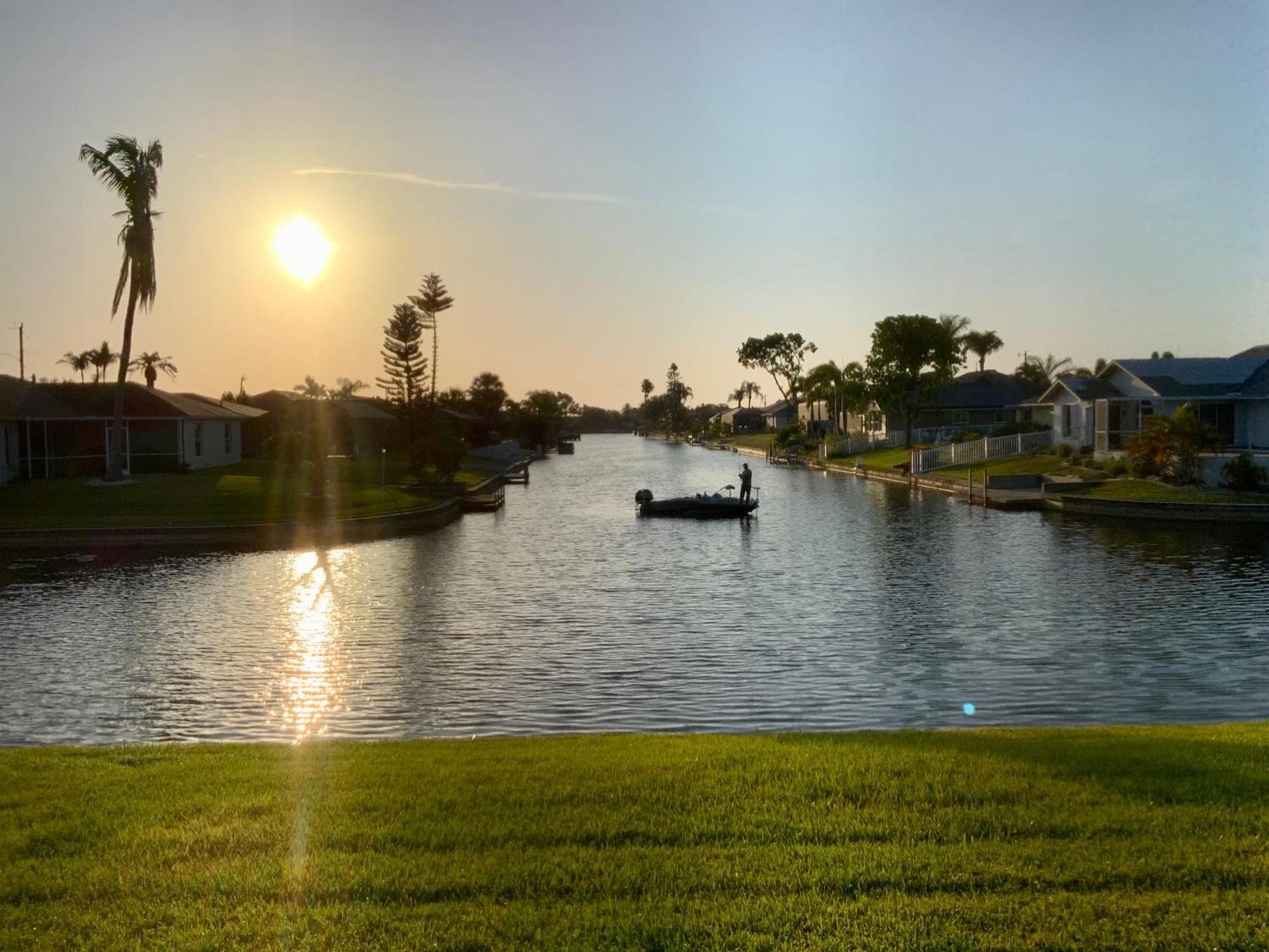 Serenity Waterfront Villa With King Suite, Private Pool, Great Lanai Enclosure And Long Water Views Cape Coral Exterior photo