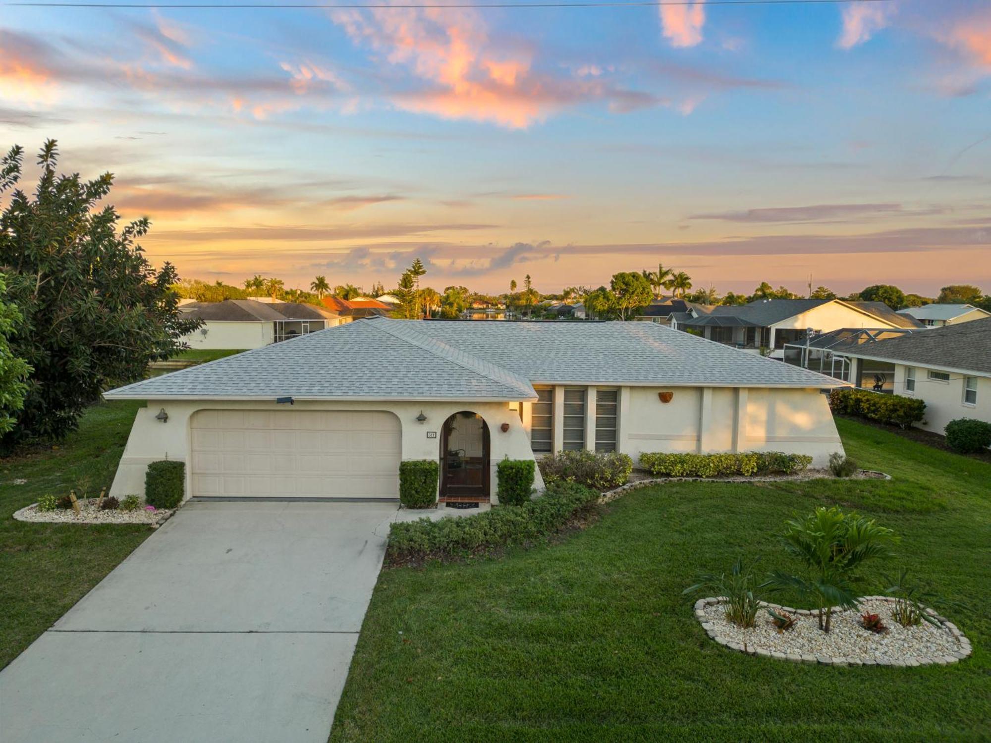 Serenity Waterfront Villa With King Suite, Private Pool, Great Lanai Enclosure And Long Water Views Cape Coral Exterior photo